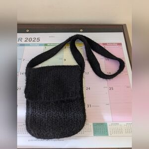 URBAN OUTFITTERS BLACK CROSSBODY